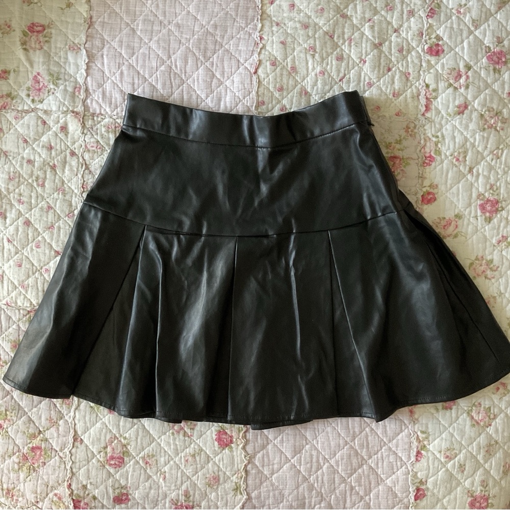 Faux leather pleated skirt
